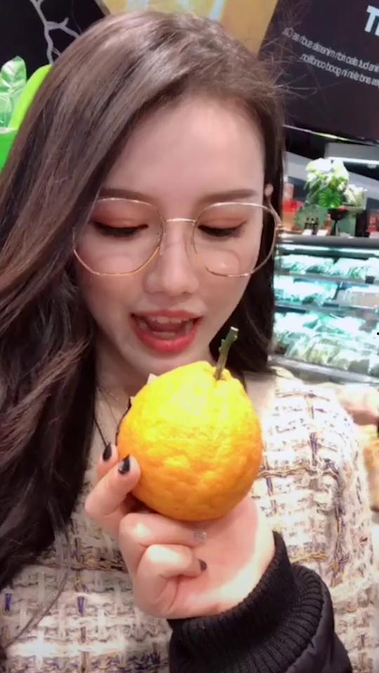 刘大瓜吃萝卜视频,趣味横生的美食瞬间