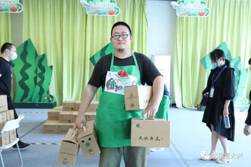 吃瓜活动现场视频,吃瓜群众狂欢，年度盛事视频回顾